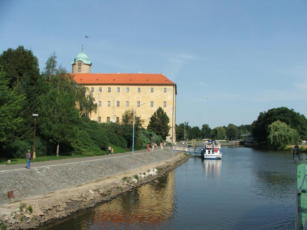 Отель Florentina Boat Прага Экстерьер фото