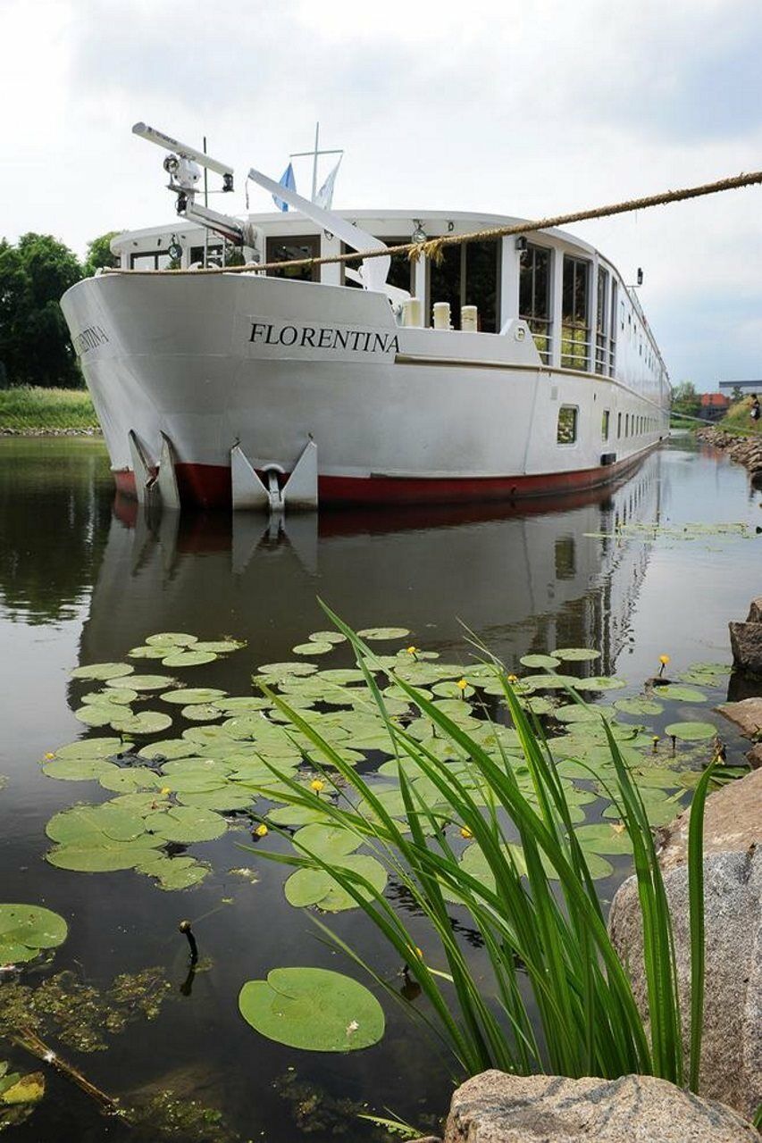 Отель Florentina Boat Прага Экстерьер фото